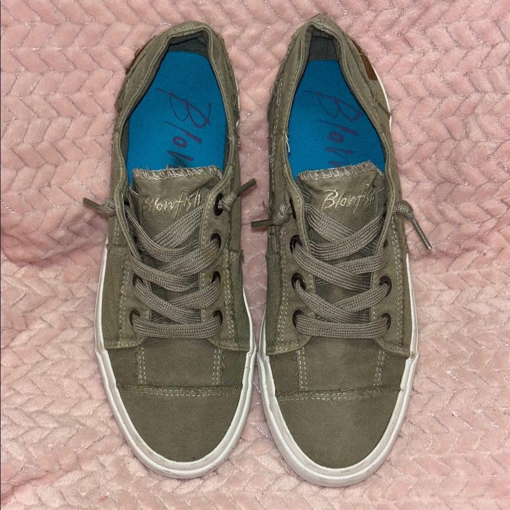 Blowfish Olive Green Sneakers - Picture 2 of 5